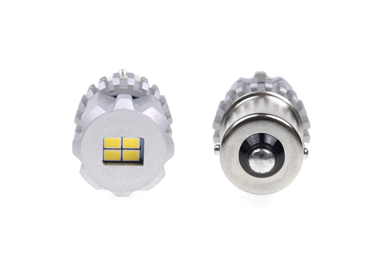 Set becuri auto cu LED CANBUS compatibil P21 R5W/R10W 22 SMD Alb 12V/24V, destinat competitiilor auto sau off-road