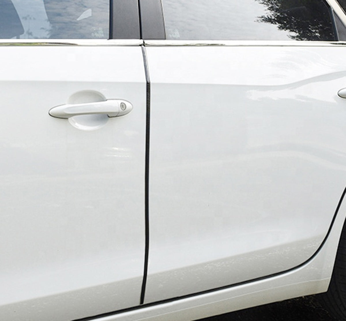 Banda flexibila pentru protectie contur portiere auto, profil "U", lungime 5m, culoare Neagra