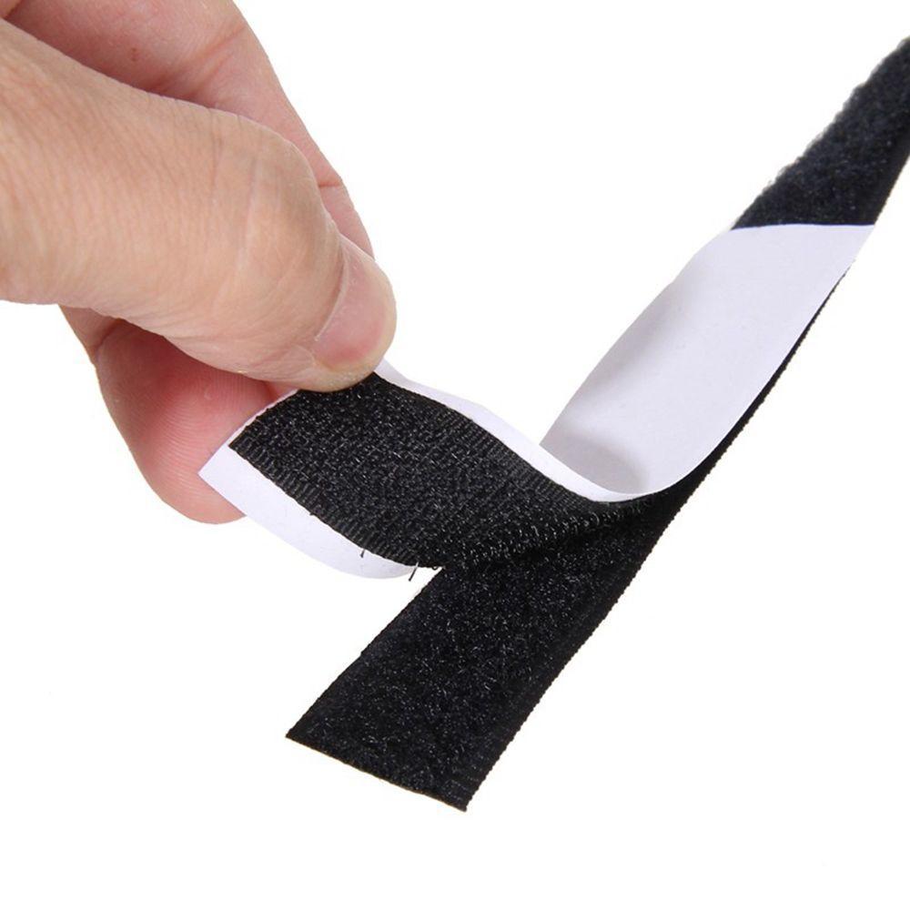 Banda Velcro autoadeziva, dimensiuni 30mm latime x 100cm lungime, culoare neagra