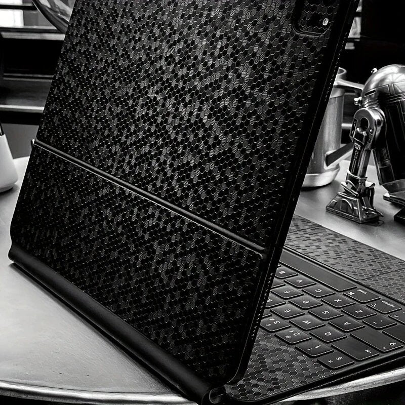 Folie auto decorativa Premium Honeycomb Black, model hexagonal 3D, autoadeziva, rezistenta UV, dimensiune 150 x 100cm