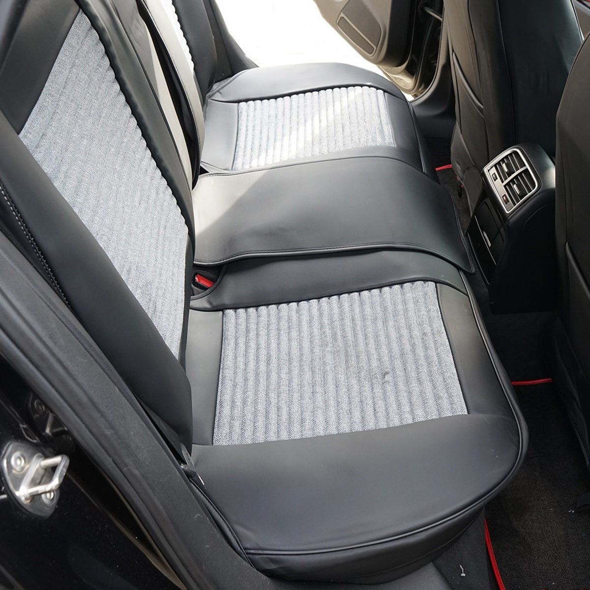 Set huse scaune auto Premium, model BLAZE Prime, design Sportiv,  universale, ergonomice, Piele Ecologica cu insertii textile, culoare Negru/Gri