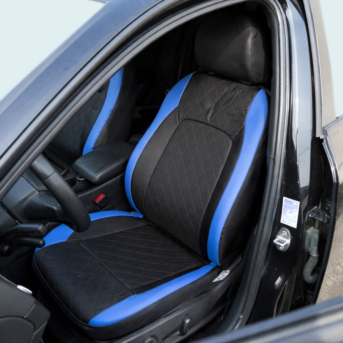 Set huse scaune auto Premium, model DIAMOND Drive, design Sportiv,  universale, ergonomice, Piele Ecologica Matlasata, culoare Negru/Albastru